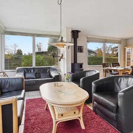 Two-bedroom In Sydals *